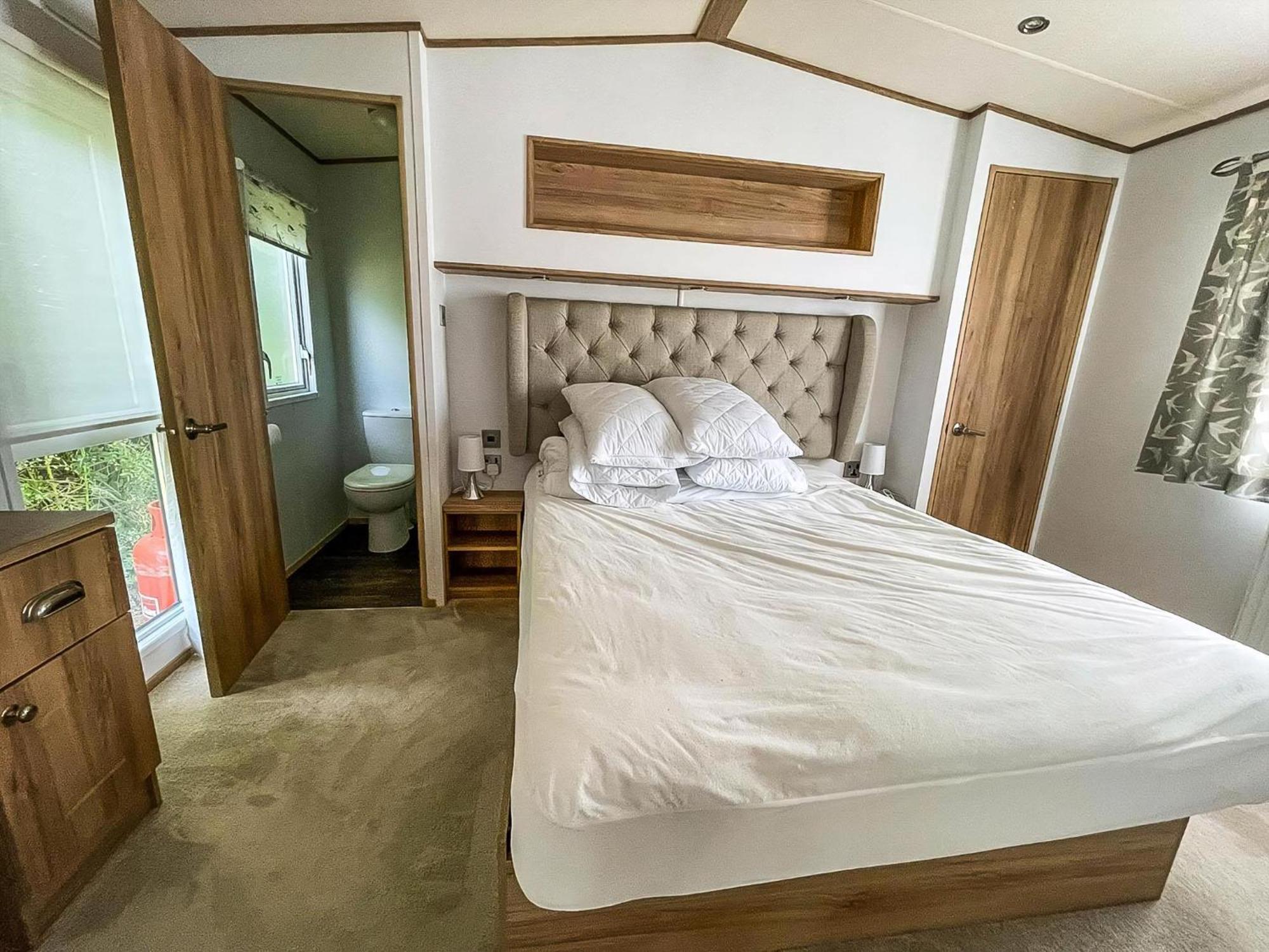 Beautiful Caravan With Decking At Carlton Meres Holiday Park, Suffolk Ref 60022M ساكسموندهام المظهر الخارجي الصورة