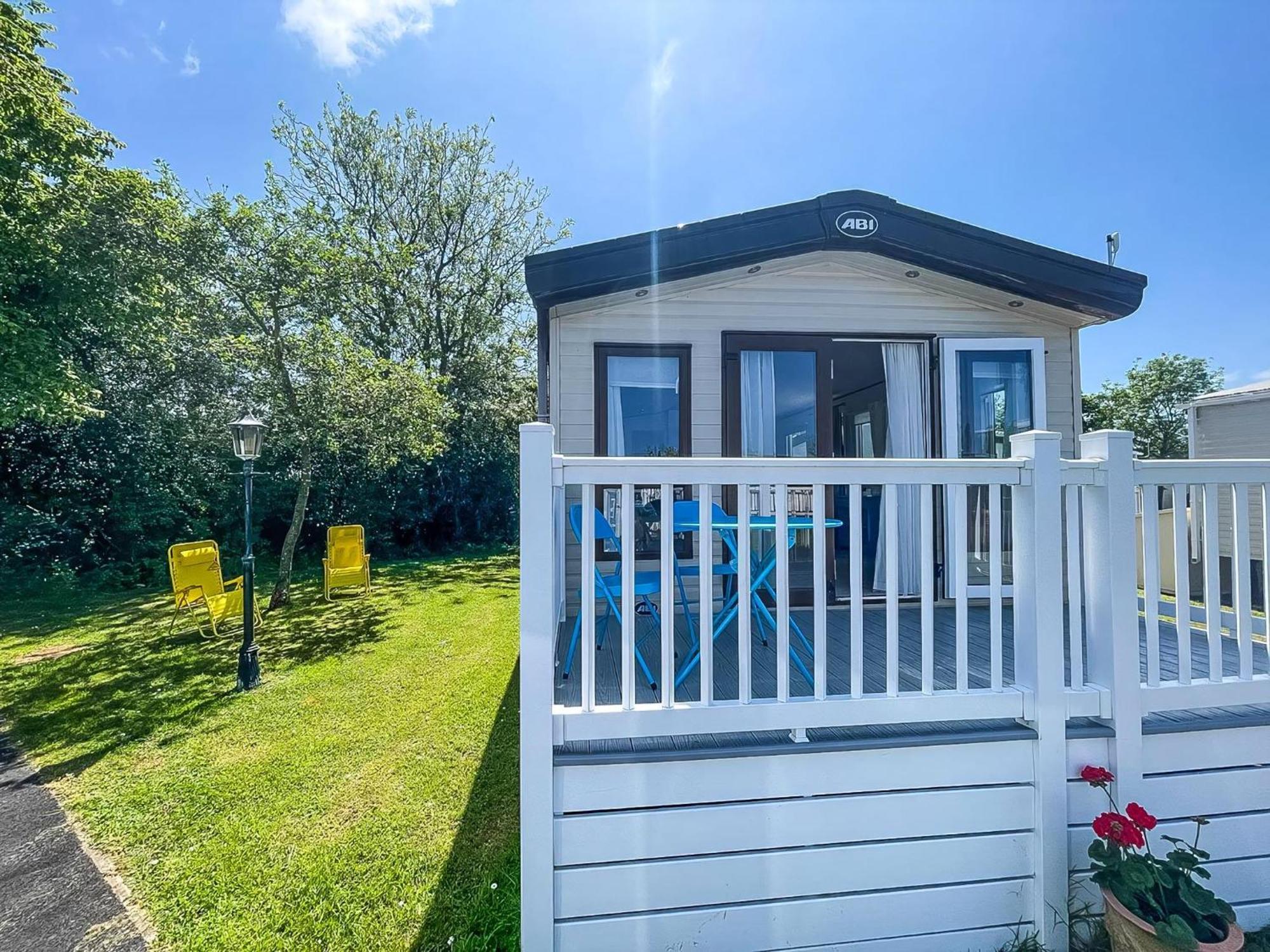 Beautiful Caravan With Decking At Carlton Meres Holiday Park, Suffolk Ref 60022M ساكسموندهام المظهر الخارجي الصورة