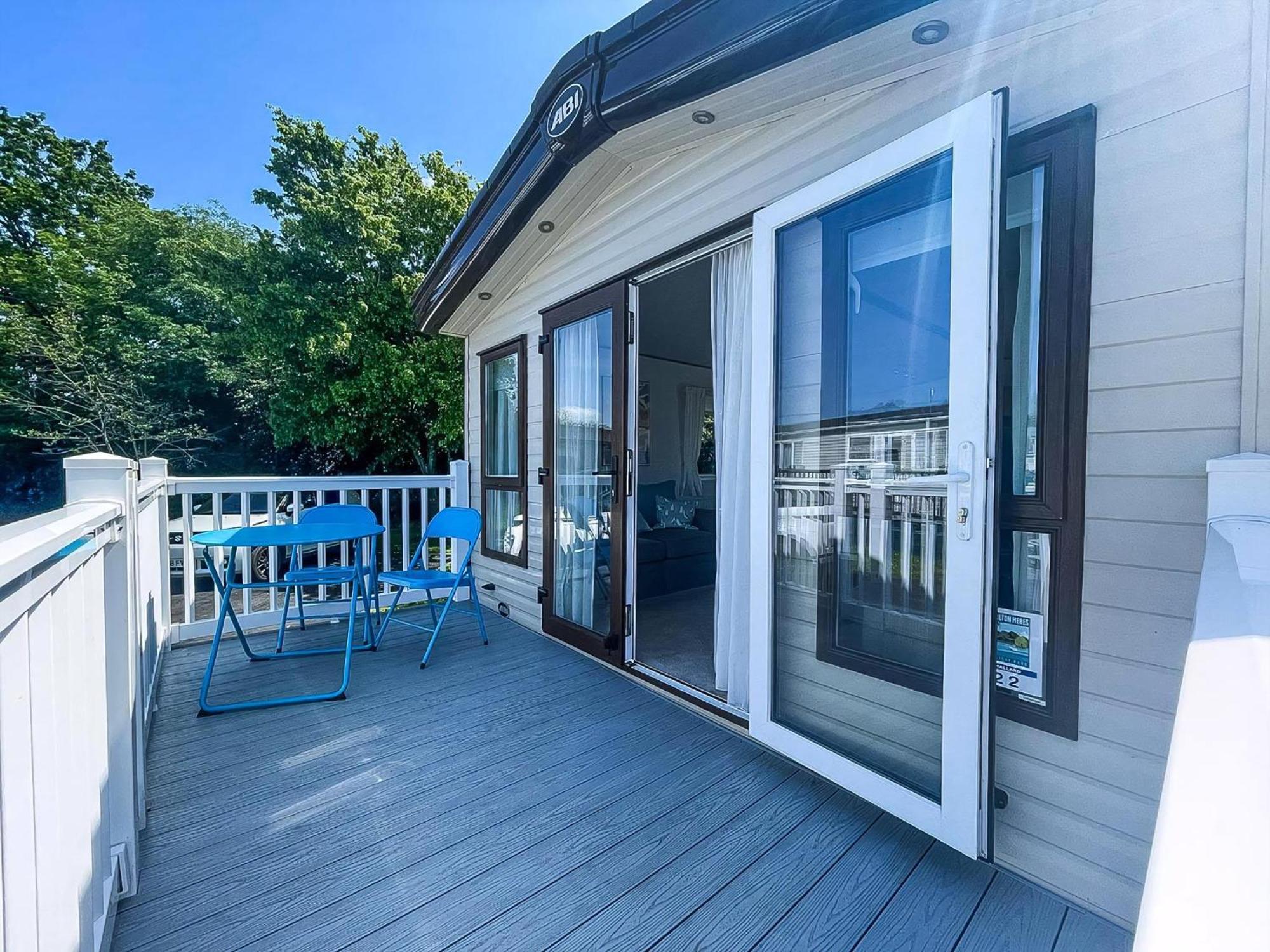 Beautiful Caravan With Decking At Carlton Meres Holiday Park, Suffolk Ref 60022M ساكسموندهام المظهر الخارجي الصورة