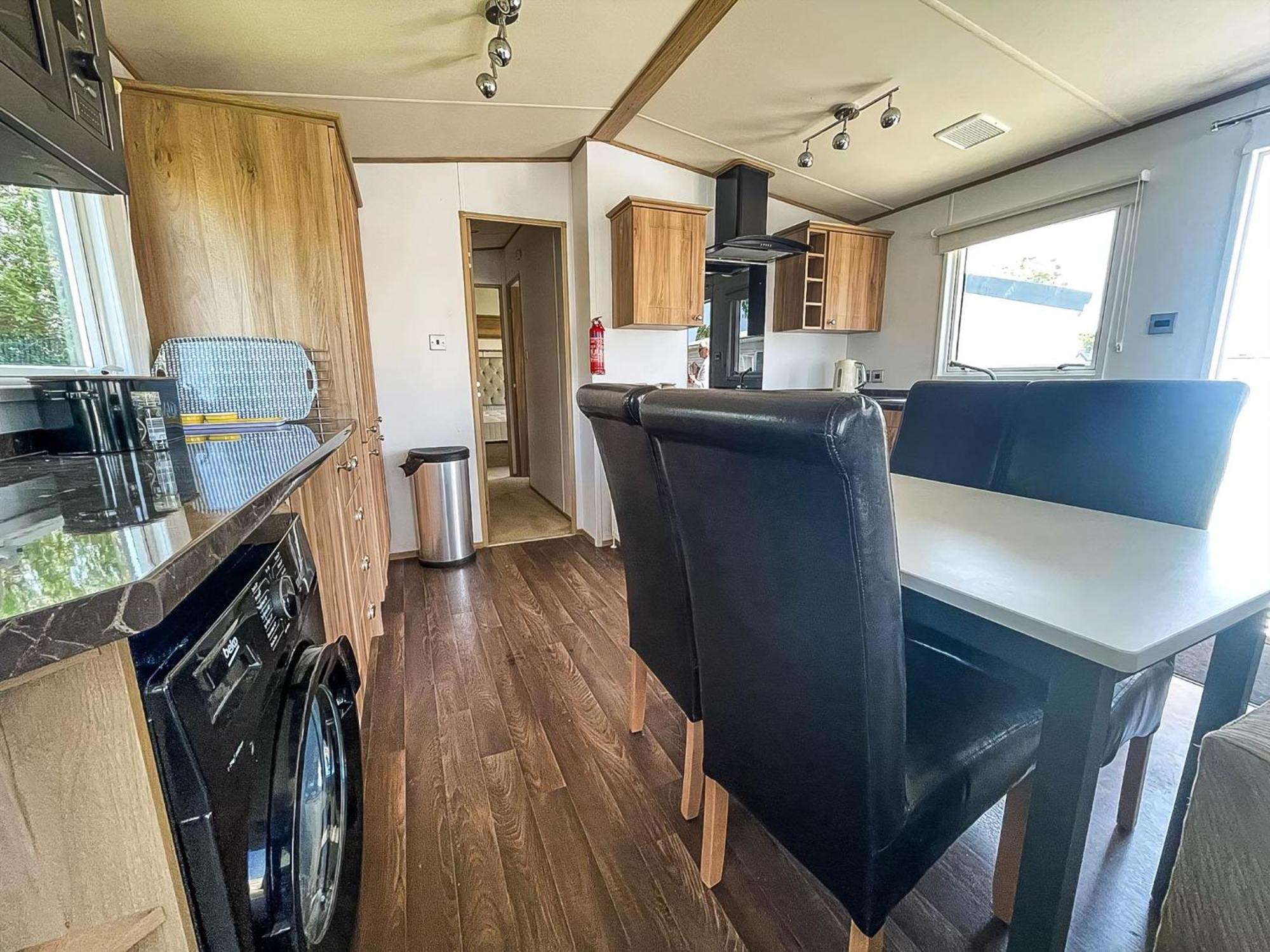 Beautiful Caravan With Decking At Carlton Meres Holiday Park, Suffolk Ref 60022M ساكسموندهام المظهر الخارجي الصورة