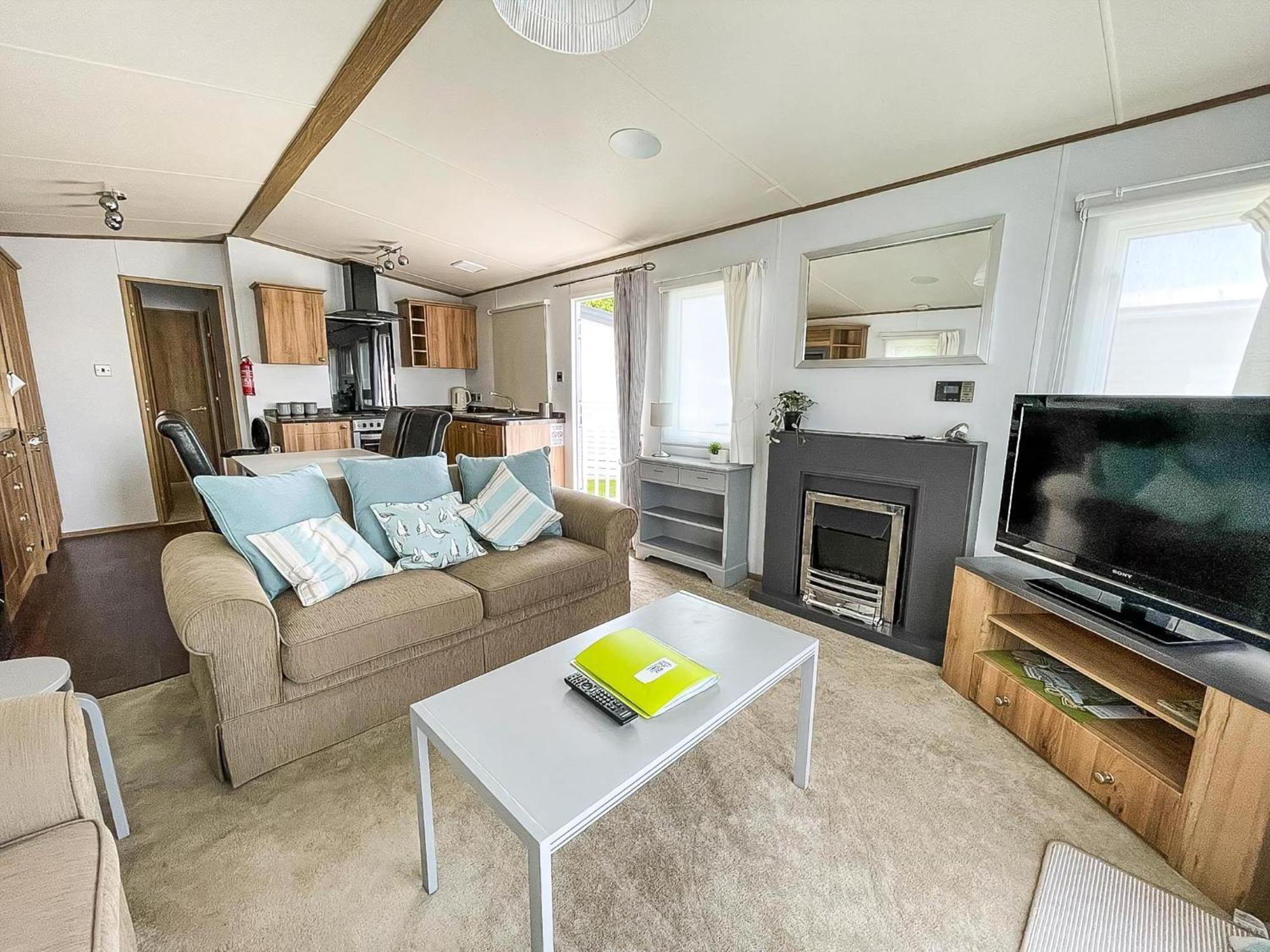 Beautiful Caravan With Decking At Carlton Meres Holiday Park, Suffolk Ref 60022M ساكسموندهام المظهر الخارجي الصورة