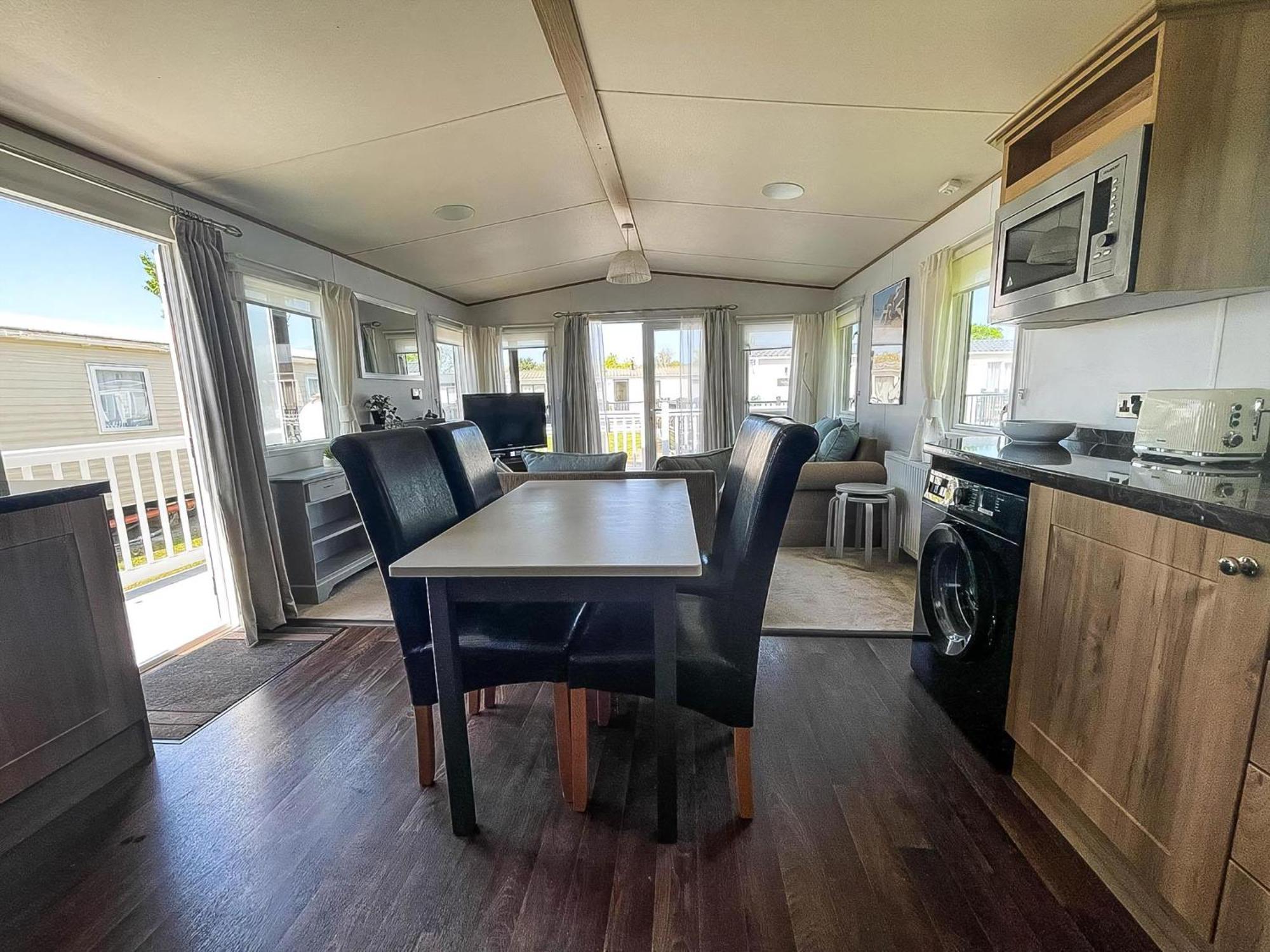 Beautiful Caravan With Decking At Carlton Meres Holiday Park, Suffolk Ref 60022M ساكسموندهام المظهر الخارجي الصورة