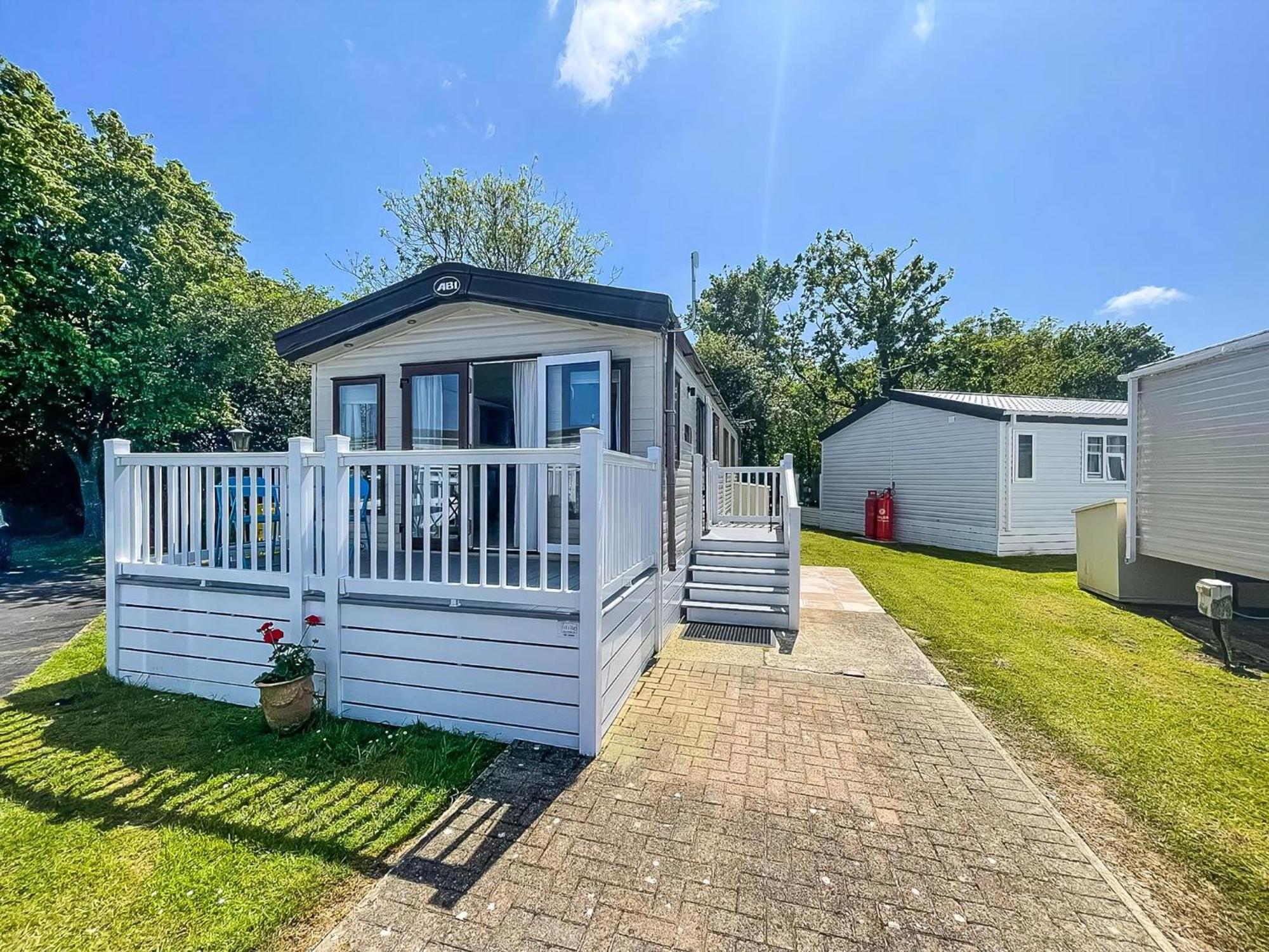 Beautiful Caravan With Decking At Carlton Meres Holiday Park, Suffolk Ref 60022M ساكسموندهام المظهر الخارجي الصورة